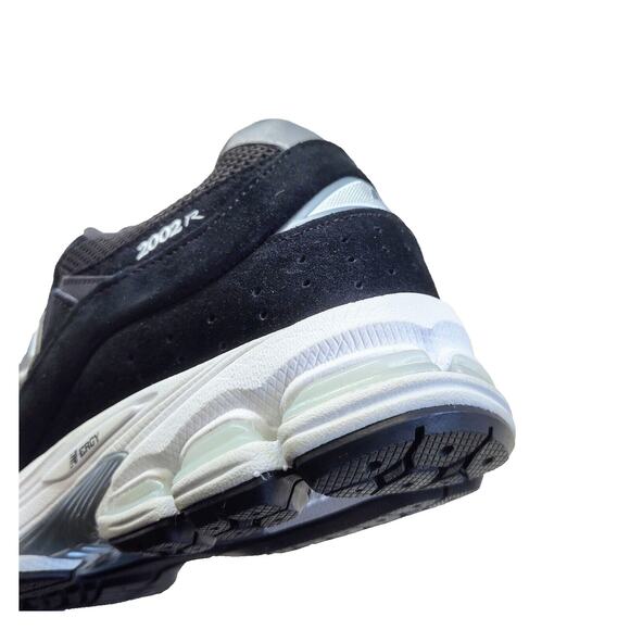 New Balance 2002R 'Black' Men's Size 9 / M2002RJB - Picture 6 of 8